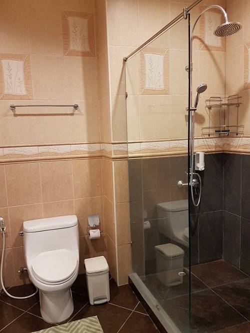 27-1073 VT6 Bathroom N 1