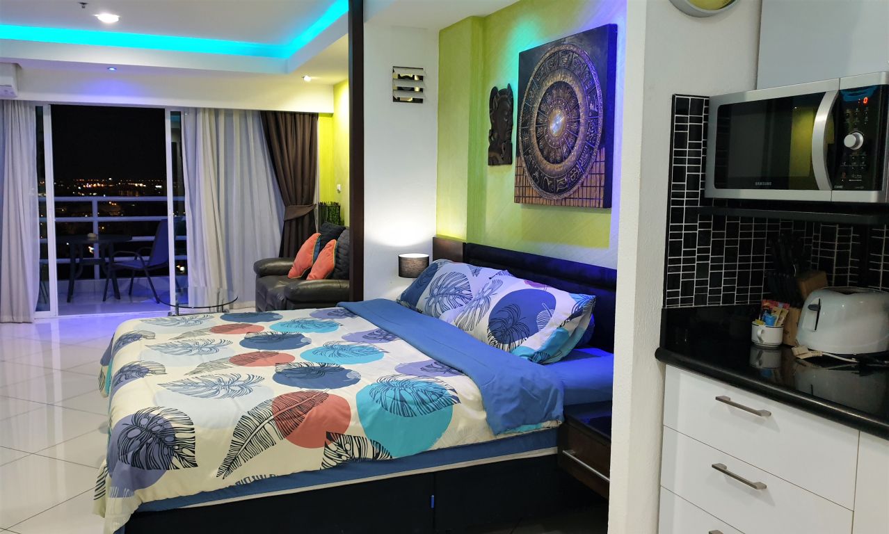 987_Bed – Kitchen & Lounge Cover shot 3